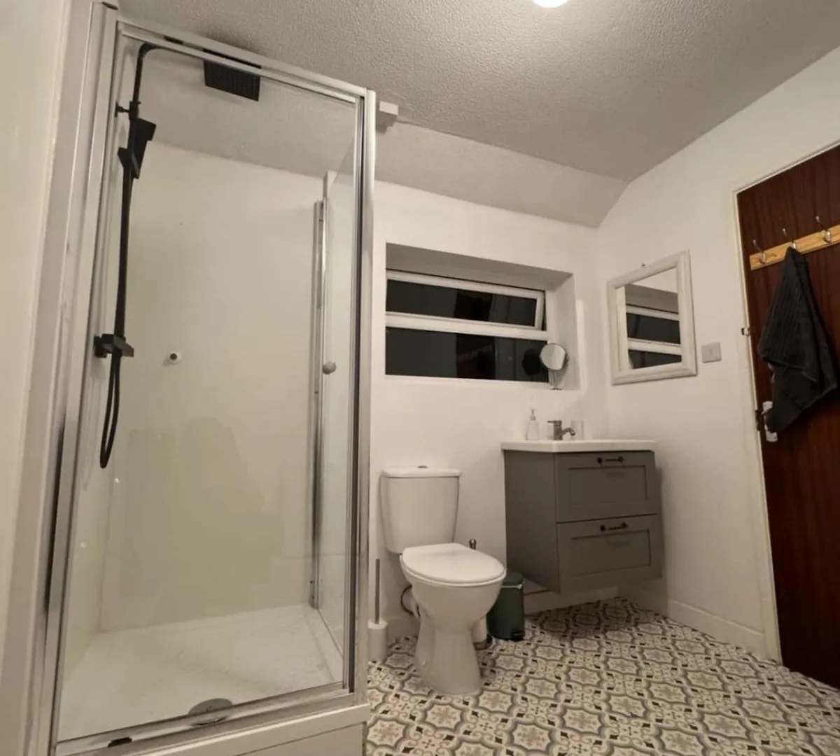 One Bedroom Apartment - Swansea Centre & Train Stn United Kingdom
