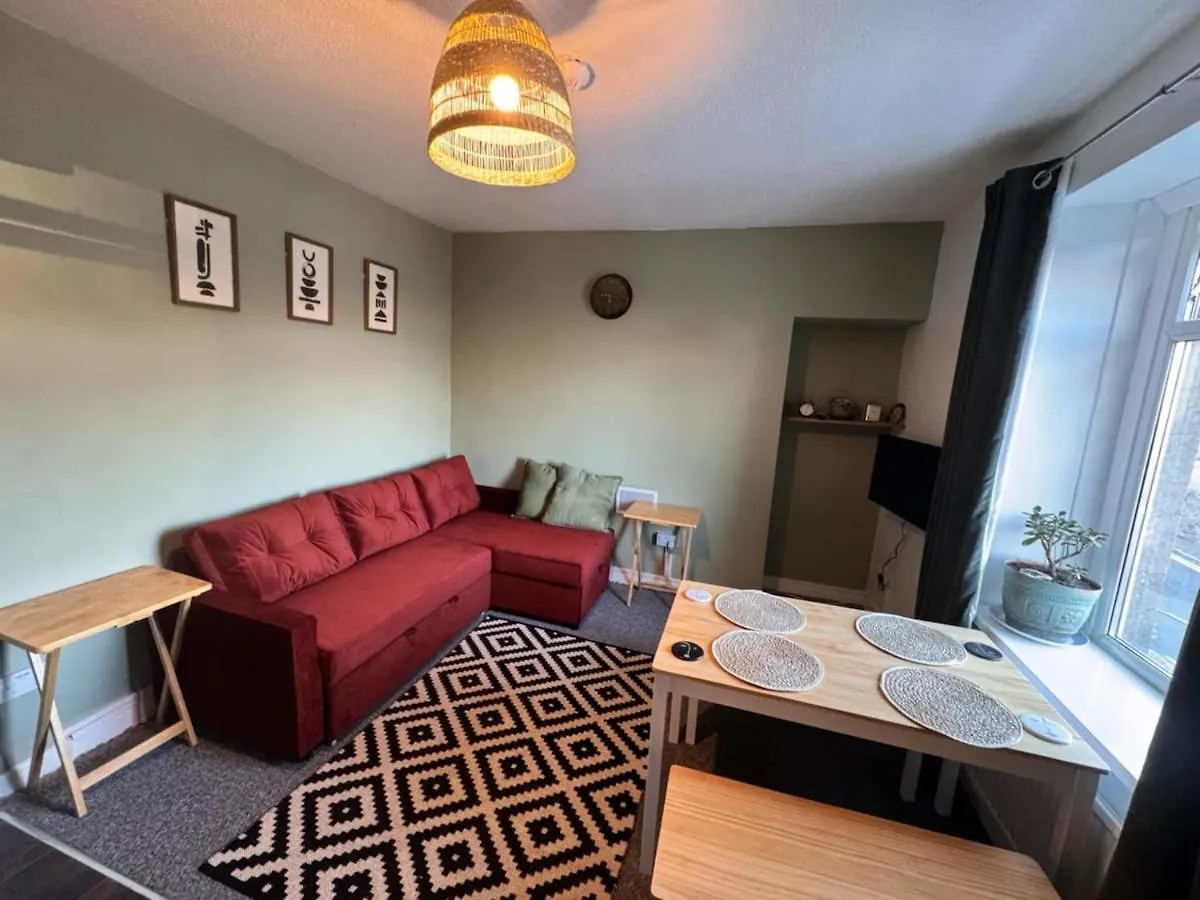 One Bedroom Apartment - Swansea Centre & Train Stn