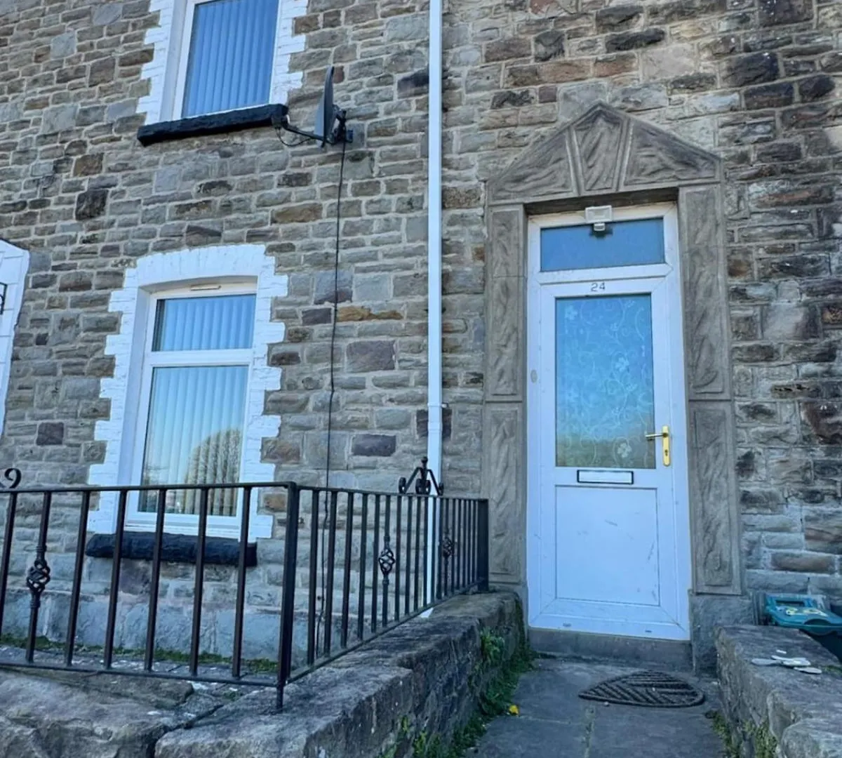 One Bedroom Apartment - Swansea Centre & Train Stn